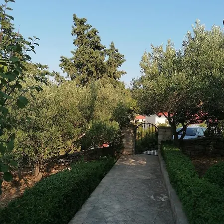 La Petite Maison Splitska Exterior photo