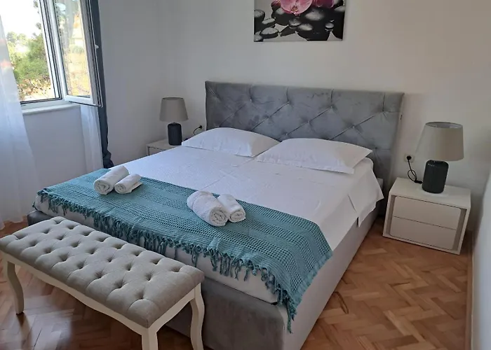 La Petite Maison